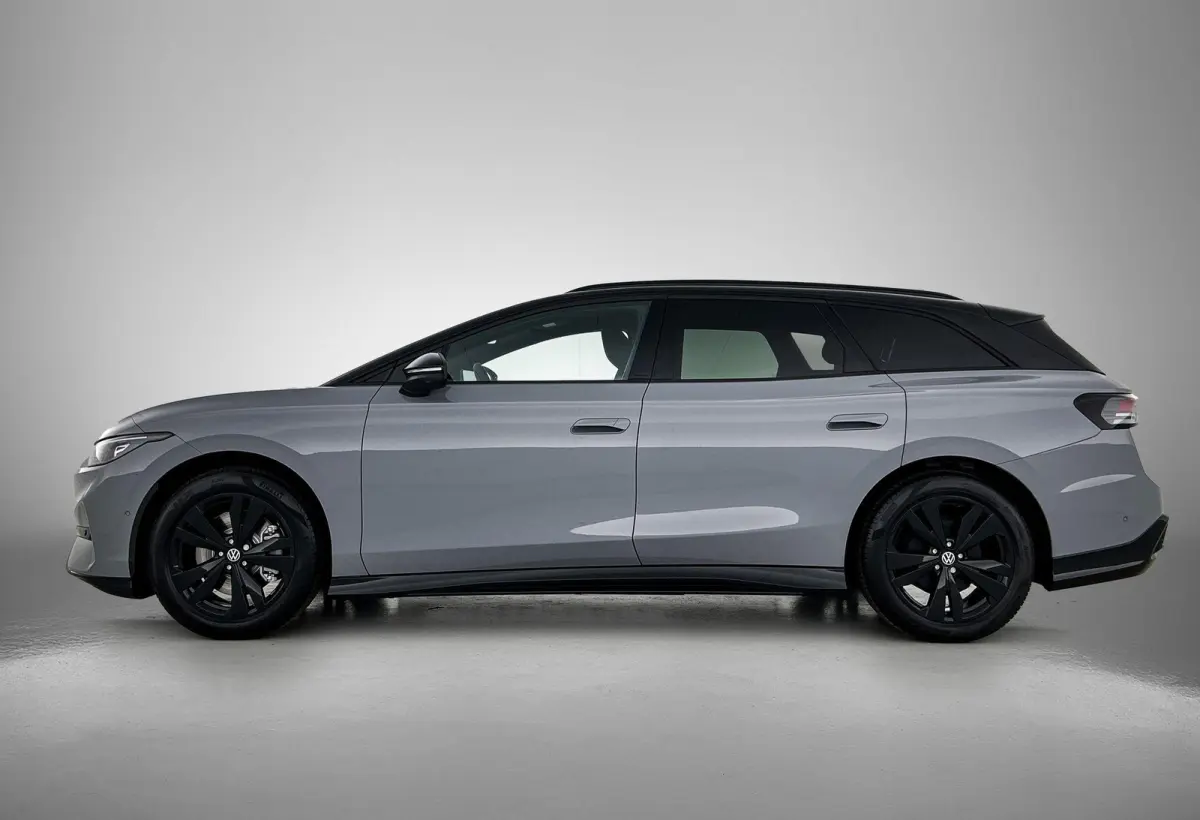 Limited Edition 59 kWh 204pk | Demo | Trekhaak | Apple Carplay | Camera | Dodehoeksensoren | Stoelverwarming | LED Koplampen |  Head-up display | Android Auto | Parkeersensoren | Stuurverwar