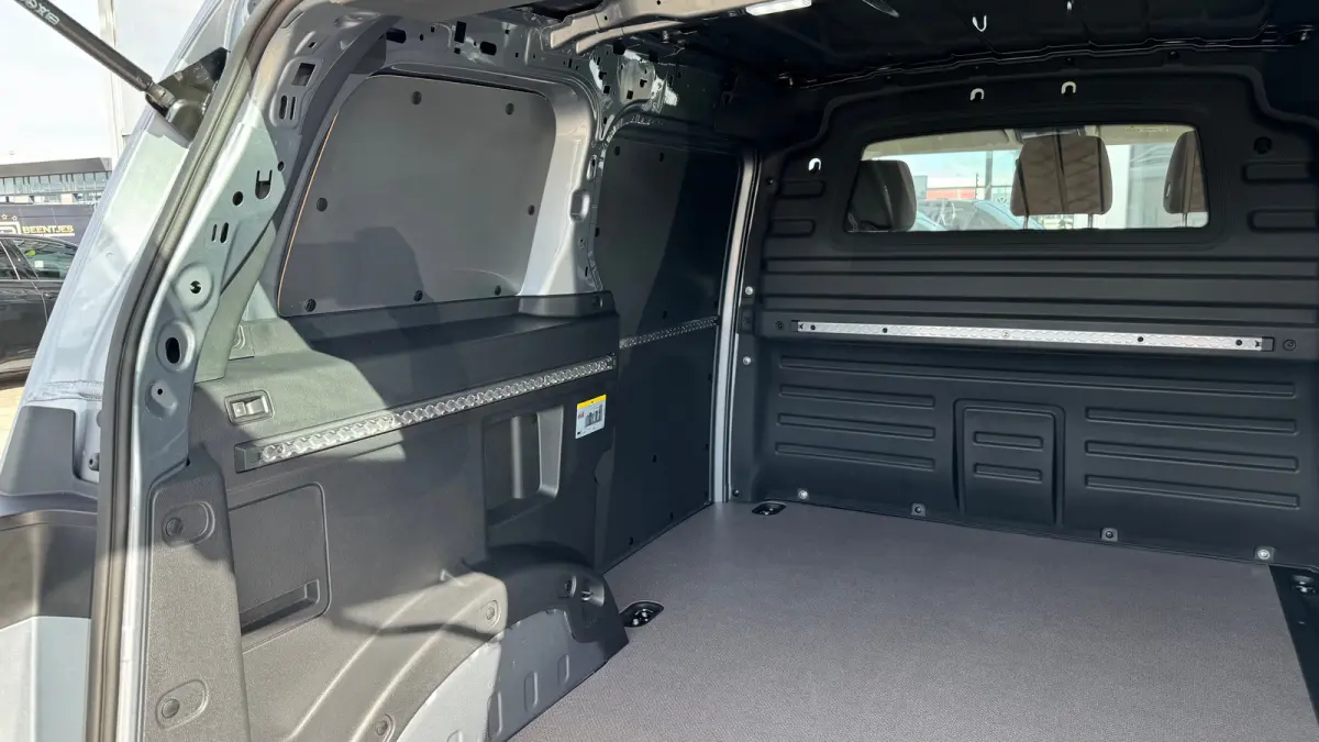 Bulli Limited Edition 250kW/340PK 79 kWh 4MOTION | Achteruitrijcamera (Rear View) inclusief 360 graden camera (Area View)) | Apple Carplay/Android Auto|telefoonintegratie premium | Bestuurde