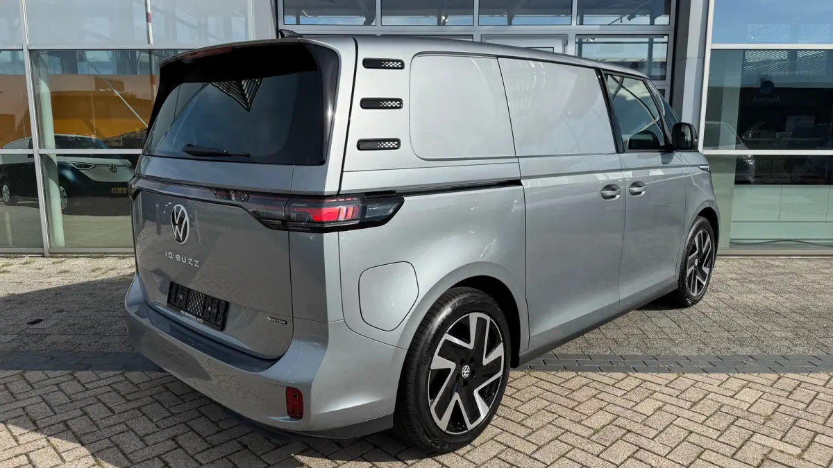 Bulli Limited Edition 250kW/340PK 79 kWh 4MOTION | Achteruitrijcamera (Rear View) inclusief 360 graden camera (Area View)) | Apple Carplay/Android Auto|telefoonintegratie premium | Bestuurde