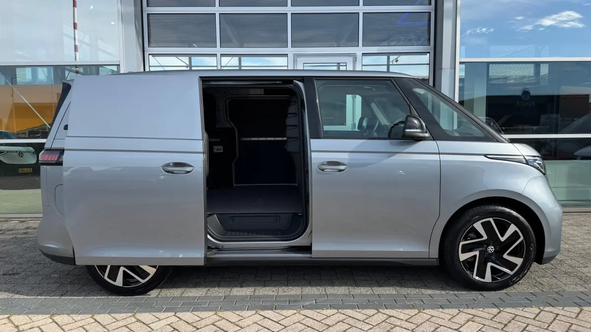 Bulli Limited Edition 250kW/340PK 79 kWh 4MOTION | Achteruitrijcamera (Rear View) inclusief 360 graden camera (Area View)) | Apple Carplay/Android Auto|telefoonintegratie premium | Bestuurde