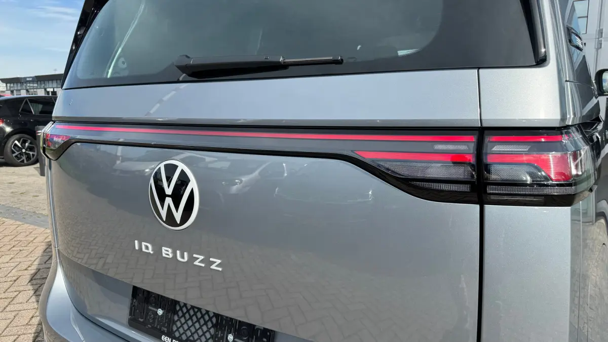 Bulli Limited Edition 250kW/340PK 79 kWh 4MOTION | Achteruitrijcamera (Rear View) inclusief 360 graden camera (Area View)) | Apple Carplay/Android Auto|telefoonintegratie premium | Bestuurde