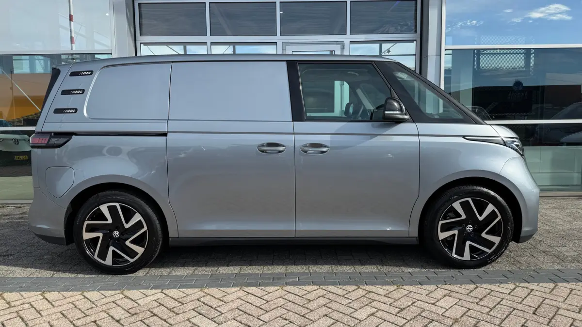 Bulli Limited Edition 250kW/340PK 79 kWh 4MOTION | Achteruitrijcamera (Rear View) inclusief 360 graden camera (Area View)) | Apple Carplay/Android Auto|telefoonintegratie premium | Bestuurde