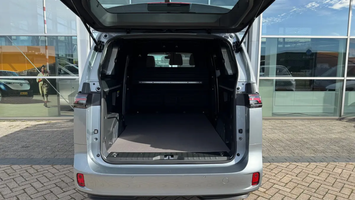 Bulli Limited Edition 250kW/340PK 79 kWh 4MOTION | Achteruitrijcamera (Rear View) inclusief 360 graden camera (Area View)) | Apple Carplay/Android Auto|telefoonintegratie premium | Bestuurde