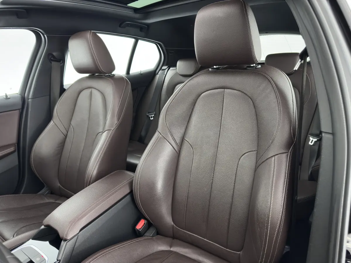 118i High Executive Edition (INCL-BTW) Aut.*M-SPORT-CUPSEATS | PANO | FULL-LED | DIGI-COCKPIT | HIFI-SOUND | CAMERA | NAVI-FULLMAP | AMBIENTLIGHT | PRIVACY-GLASS | ECC | CARBON-INLAY | PDC |