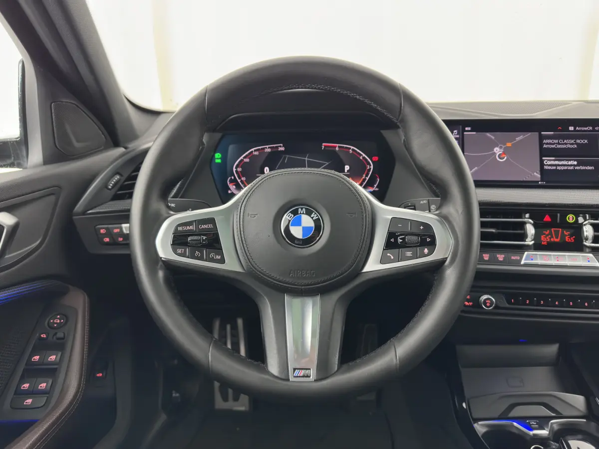 118i High Executive Edition (INCL-BTW) Aut.*M-SPORT-CUPSEATS | PANO | FULL-LED | DIGI-COCKPIT | HIFI-SOUND | CAMERA | NAVI-FULLMAP | AMBIENTLIGHT | PRIVACY-GLASS | ECC | CARBON-INLAY | PDC |