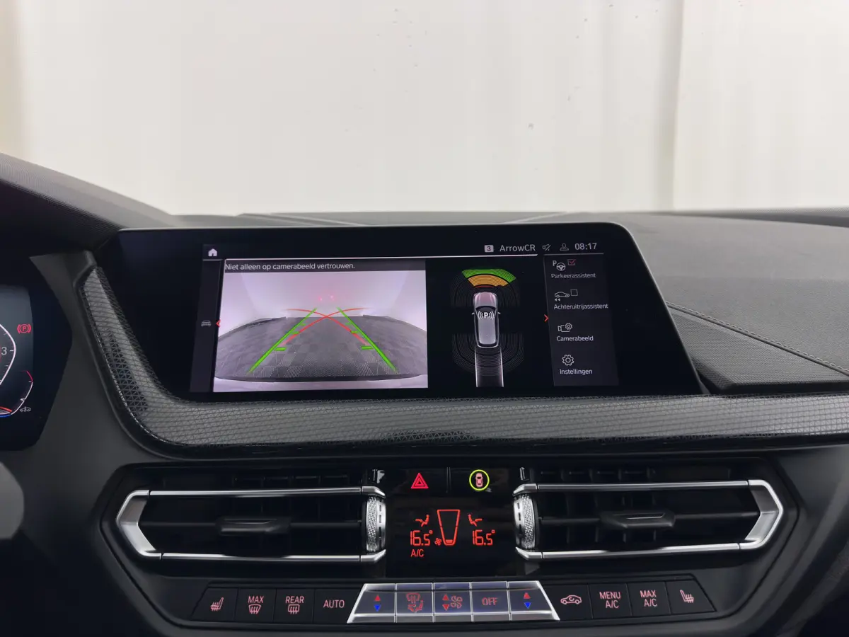 118i High Executive Edition (INCL-BTW) Aut.*M-SPORT-CUPSEATS | PANO | FULL-LED | DIGI-COCKPIT | HIFI-SOUND | CAMERA | NAVI-FULLMAP | AMBIENTLIGHT | PRIVACY-GLASS | ECC | CARBON-INLAY | PDC |