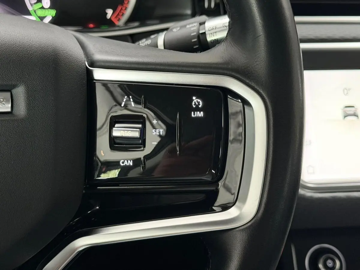 1.5 P300e *Carplay*Led*360c*InclBTW*