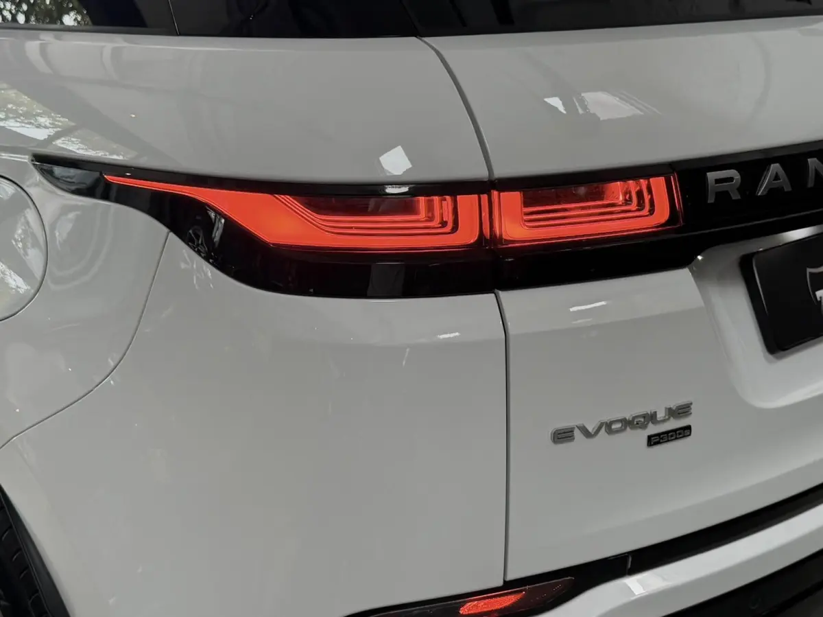 1.5 P300e *Carplay*Led*360c*InclBTW*