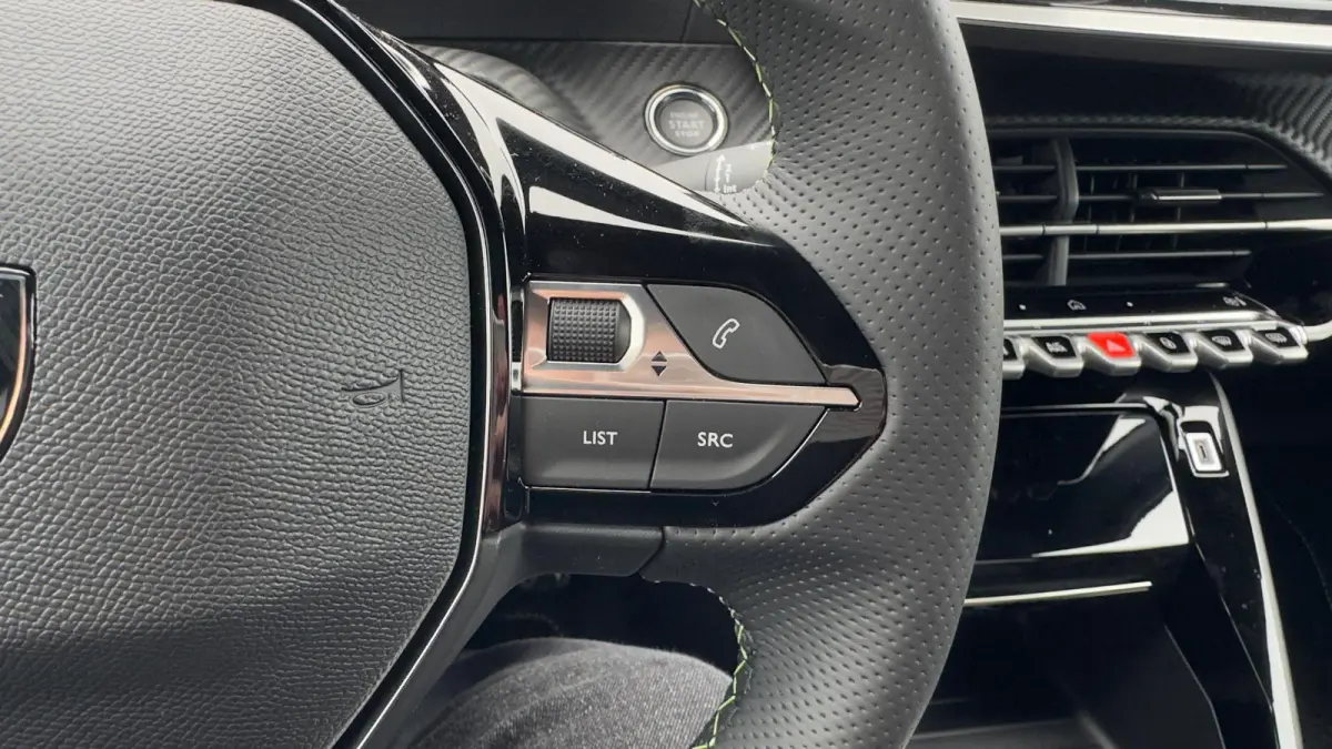 GT | Active Safety Brake met camera en radar (automatisch noodremsysteem) met Distance Alert (waarschuwing dreigende aanrijding) | Advanced Active Safety Brake met camera en radar | Climate 