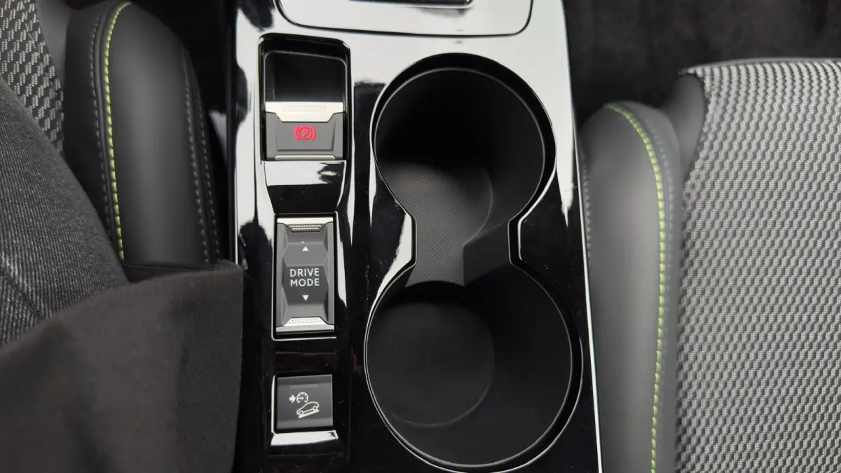 GT | Active Safety Brake met camera en radar (automatisch noodremsysteem) met Distance Alert (waarschuwing dreigende aanrijding) | Advanced Active Safety Brake met camera en radar | Climate 