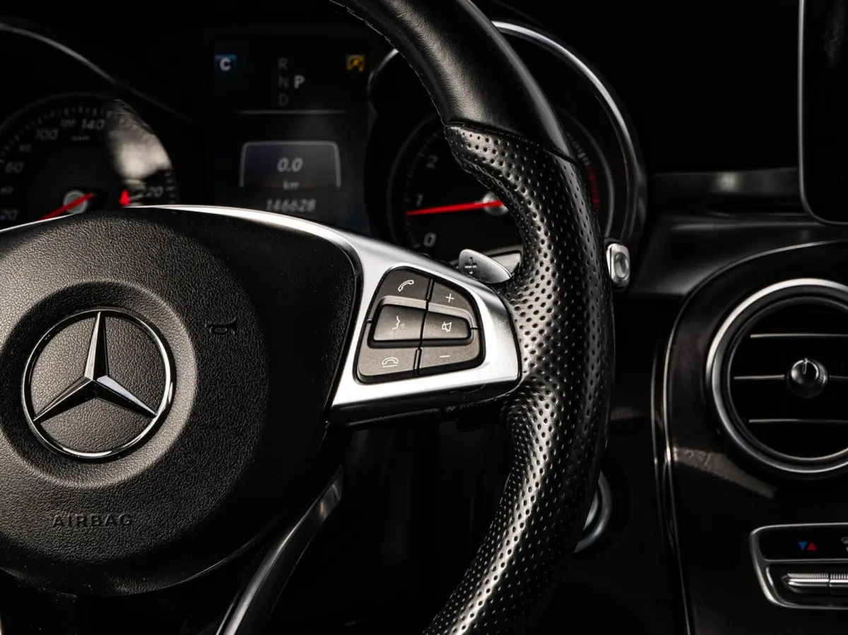250 4MATIC Premium Plus AMG | Panoramadak | Trekhaak | Memory | Camera | Distronic Pro | 20" | Dealeronderhouden