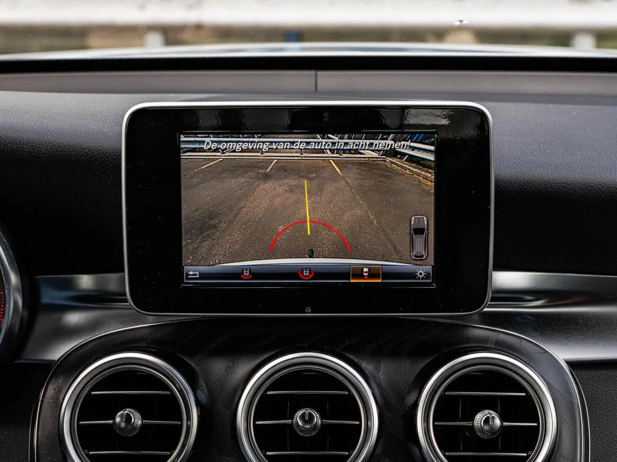 250 4MATIC Premium Plus AMG | Panoramadak | Trekhaak | Memory | Camera | Distronic Pro | 20" | Dealeronderhouden