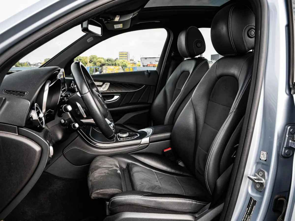 250 4MATIC Premium Plus AMG | Panoramadak | Trekhaak | Memory | Camera | Distronic Pro | 20" | Dealeronderhouden