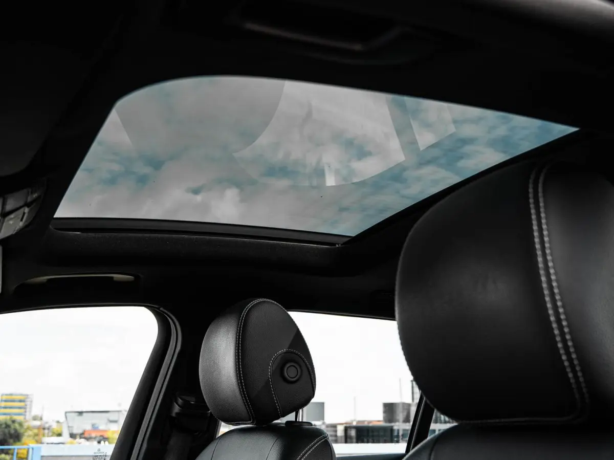 250 4MATIC Premium Plus AMG | Panoramadak | Trekhaak | Memory | Camera | Distronic Pro | 20" | Dealeronderhouden