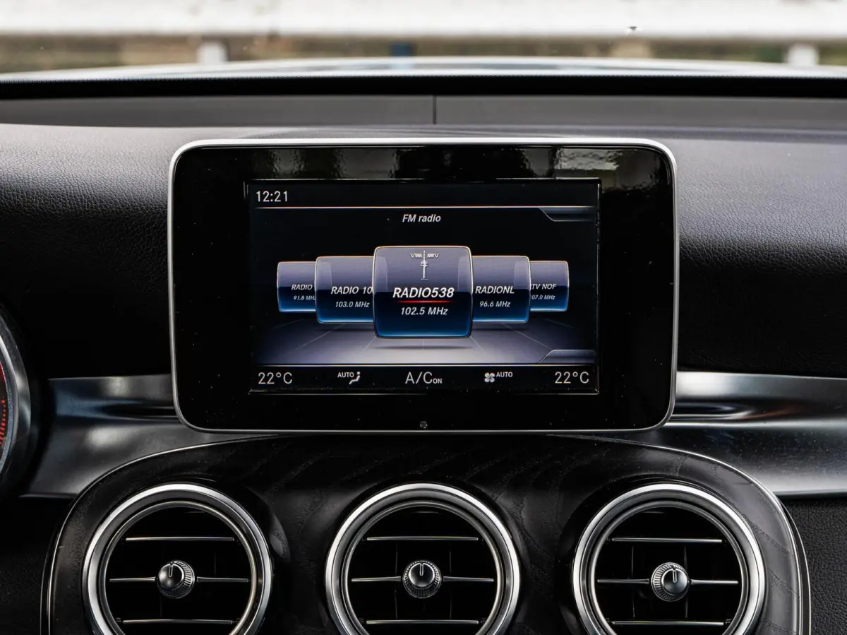 250 4MATIC Premium Plus AMG | Panoramadak | Trekhaak | Memory | Camera | Distronic Pro | 20" | Dealeronderhouden