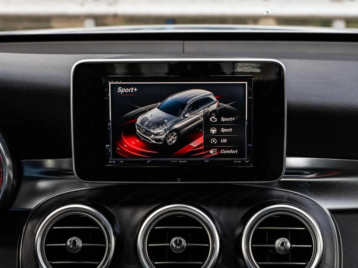 250 4MATIC Premium Plus AMG | Panoramadak | Trekhaak | Memory | Camera | Distronic Pro | 20" | Dealeronderhouden