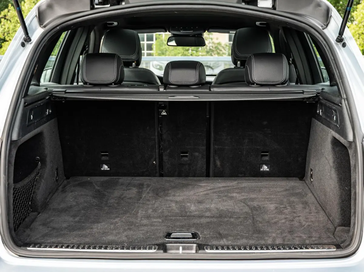 250 4MATIC Premium Plus AMG | Panoramadak | Trekhaak | Memory | Camera | Distronic Pro | 20" | Dealeronderhouden