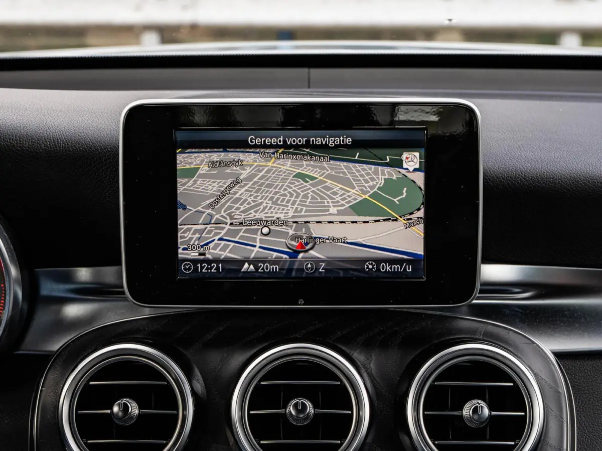 250 4MATIC Premium Plus AMG | Panoramadak | Trekhaak | Memory | Camera | Distronic Pro | 20" | Dealeronderhouden