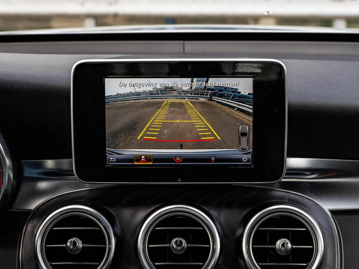 250 4MATIC Premium Plus AMG | Panoramadak | Trekhaak | Memory | Camera | Distronic Pro | 20" | Dealeronderhouden