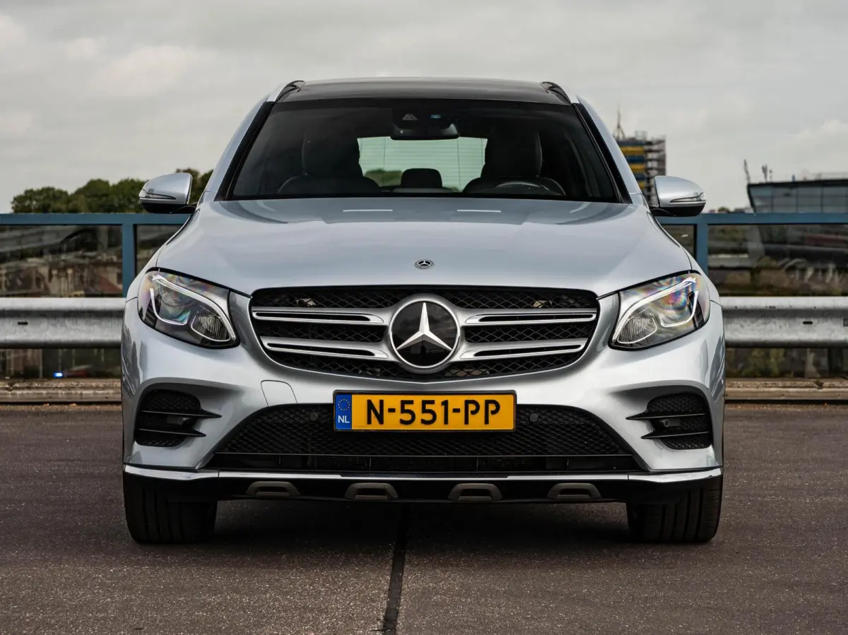 250 4MATIC Premium Plus AMG | Panoramadak | Trekhaak | Memory | Camera | Distronic Pro | 20" | Dealeronderhouden