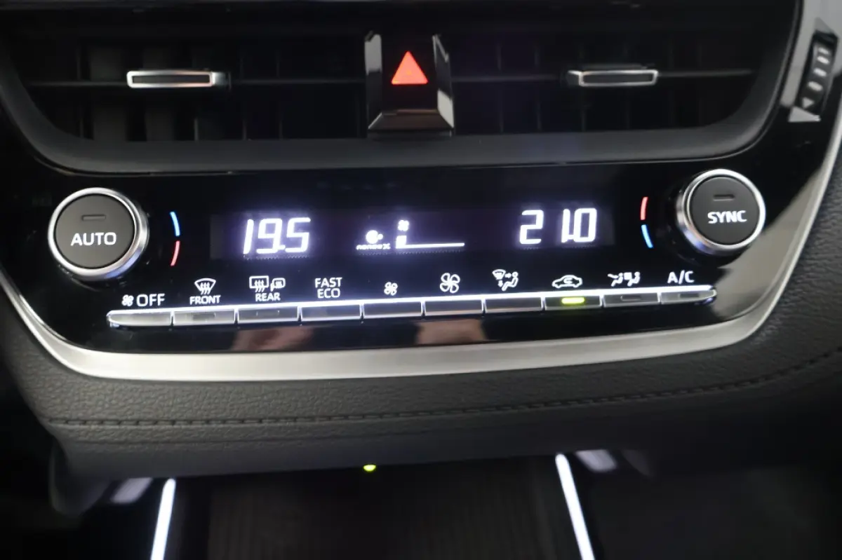 Hybrid 180 Executive | AWD | 4x4 | Direct leverbaar