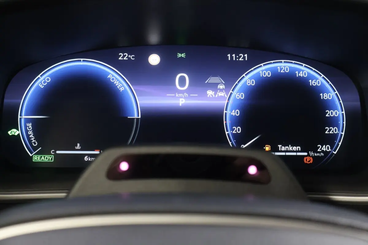 Hybrid 180 Executive | AWD | 4x4 | Direct leverbaar