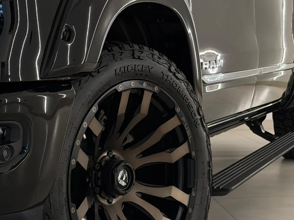 1500 5.7 V8 LIMITED 10TH ANNIVERSARY EDITION Widebody