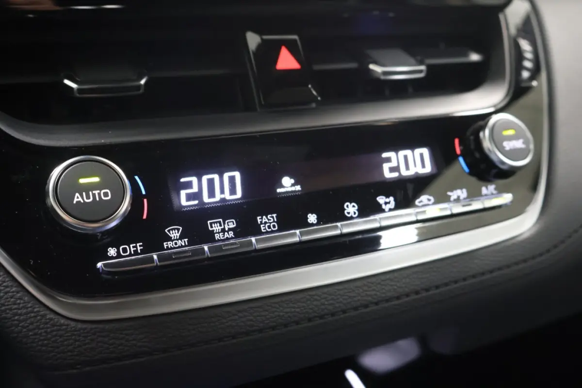 Hybrid 180 Executive | AWD | 4x4 | Direct leverbaar