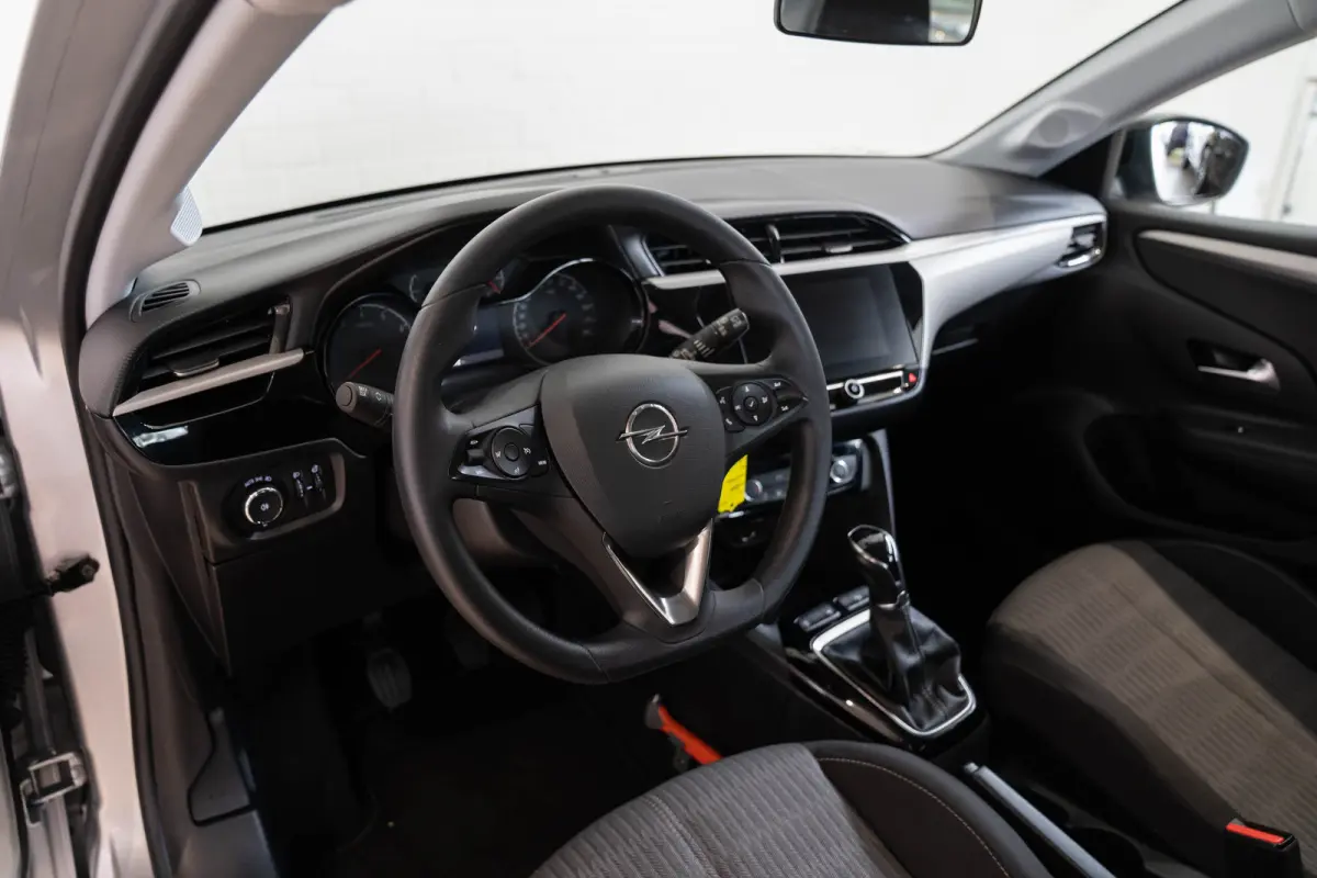 1.2 Edition | Apple Carplay & Android Auto | Parkeersensoren | Cruise Controle | Lichtmetalen velgen | LED | Bluetooth |