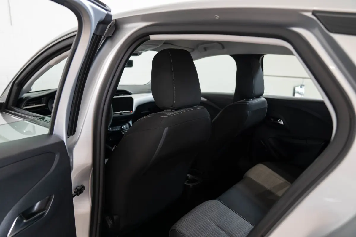 1.2 Edition | Apple Carplay & Android Auto | Parkeersensoren | Cruise Controle | Lichtmetalen velgen | LED | Bluetooth |