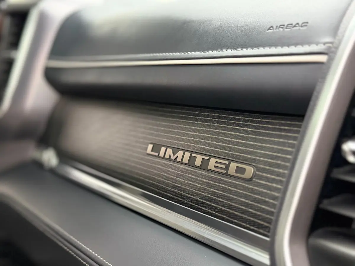 5.7 V8 LIMITED 10TH ANNIVERSARY EDITION Widebody