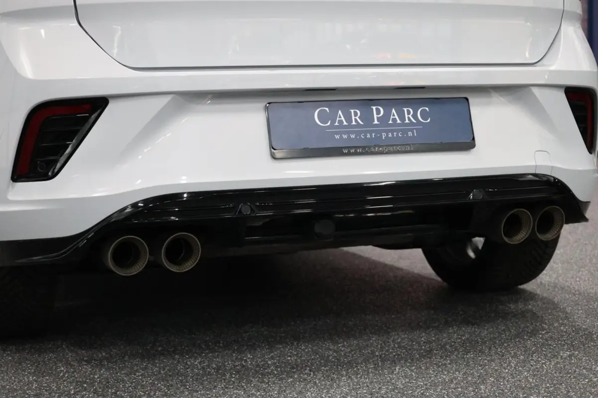 2.0 TSI 4Motion R 301+PK AKRAPOVIC/VIRTUAL/KEYLES/HALF LEER+S.VERWARMING/19" LMV/CAM/12 MDN GARANTIE!