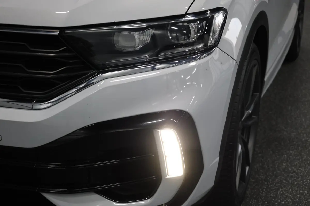 2.0 TSI 4Motion R 301+PK AKRAPOVIC/VIRTUAL/KEYLES/HALF LEER+S.VERWARMING/19" LMV/CAM/12 MDN GARANTIE!