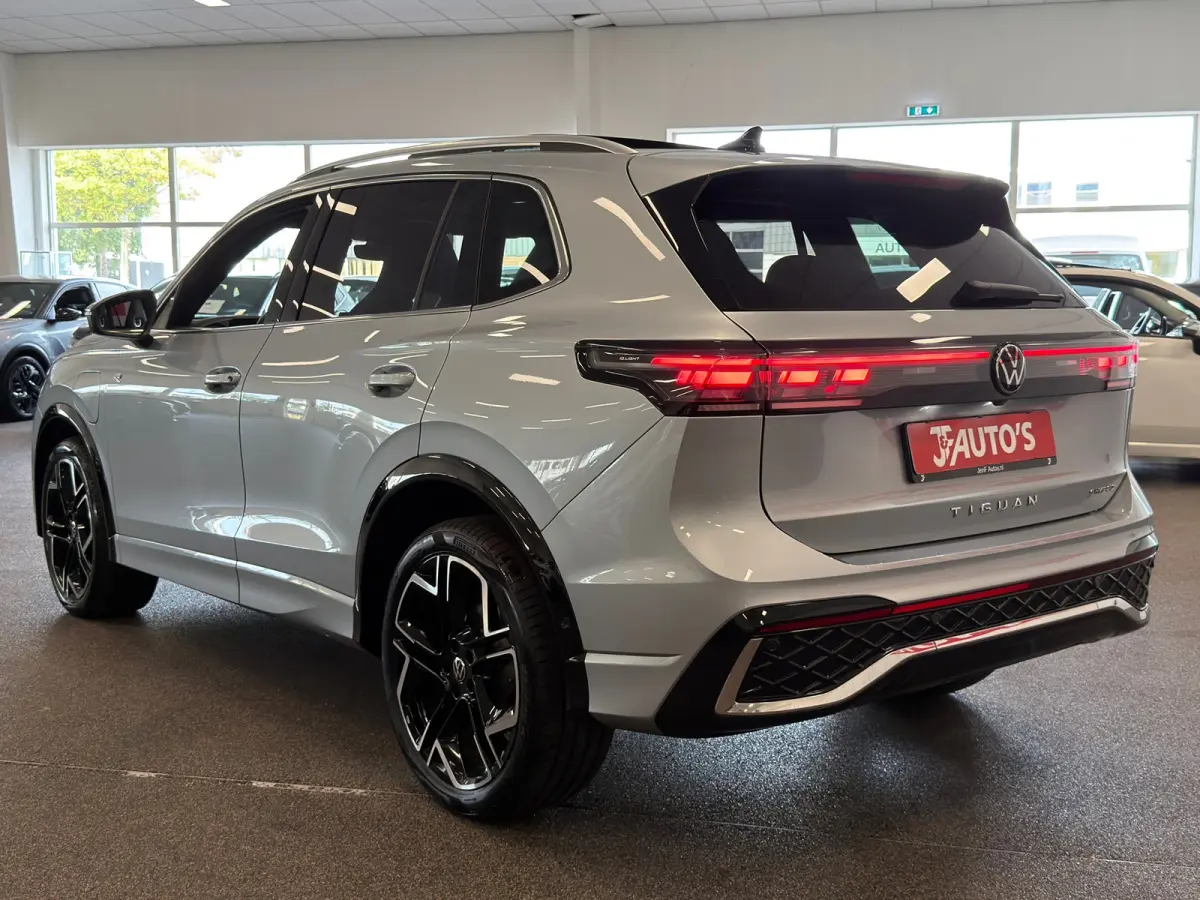 1.5 eHybrid R-Line Edition|PANORAMA|CAR-PLAY|ECC AIRCO
