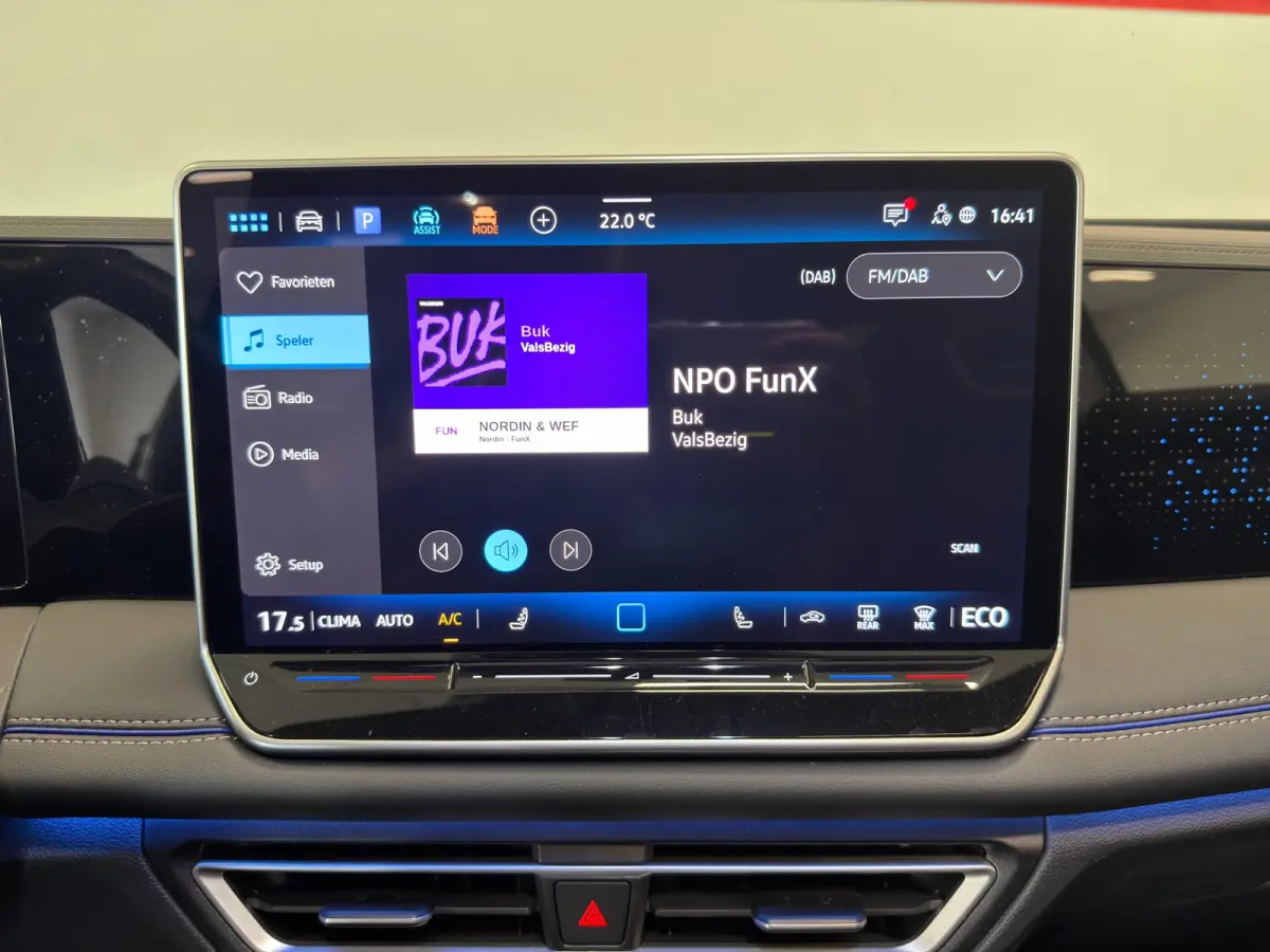 1.5 eHybrid R-Line Edition|PANORAMA|CAR-PLAY|ECC AIRCO