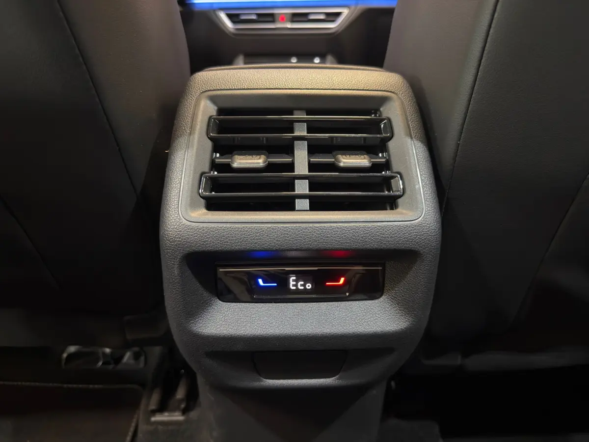1.5 eHybrid R-Line Edition|PANORAMA|CAR-PLAY|ECC AIRCO