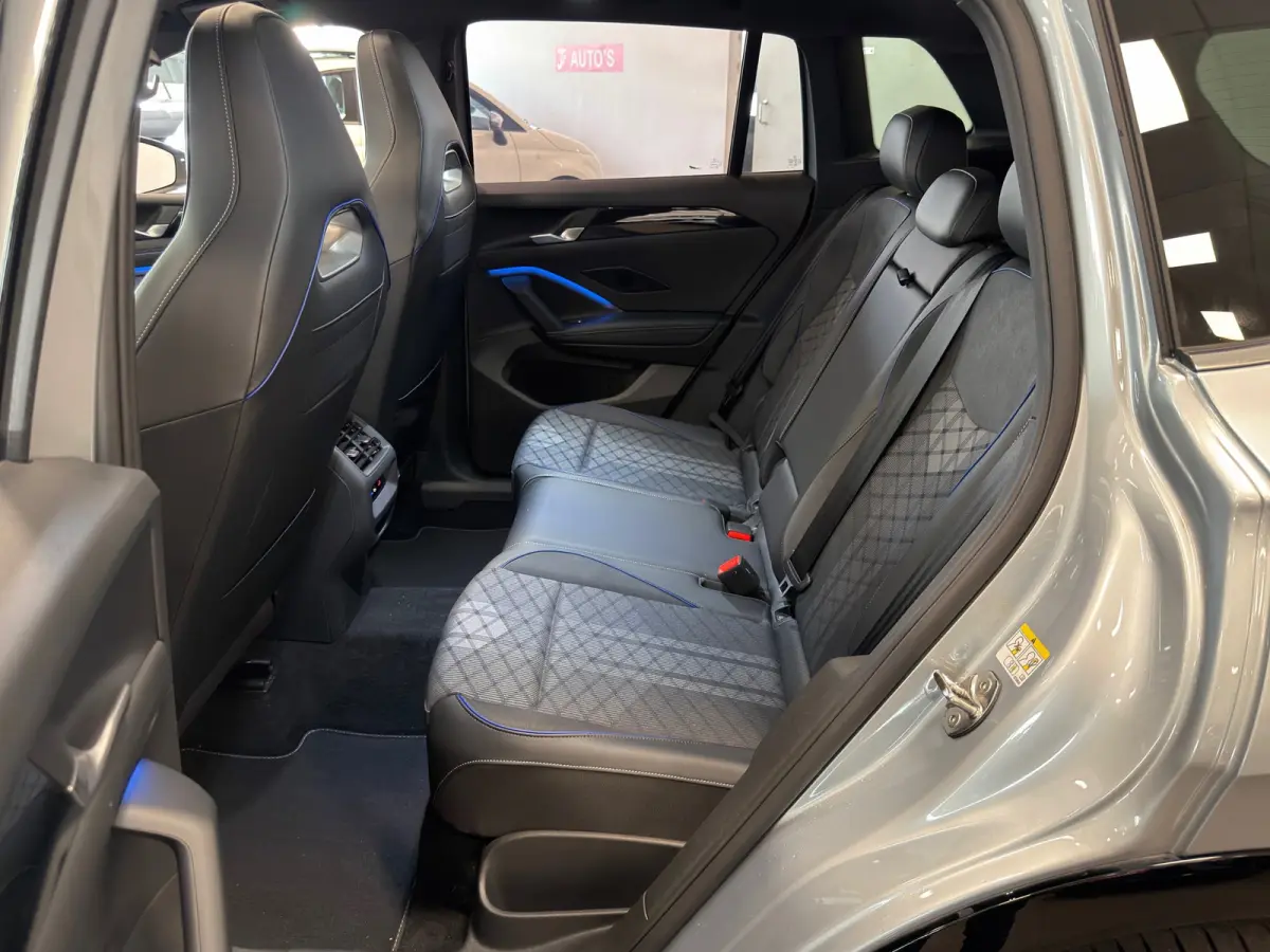 1.5 eHybrid R-Line Edition|PANORAMA|CAR-PLAY|ECC AIRCO