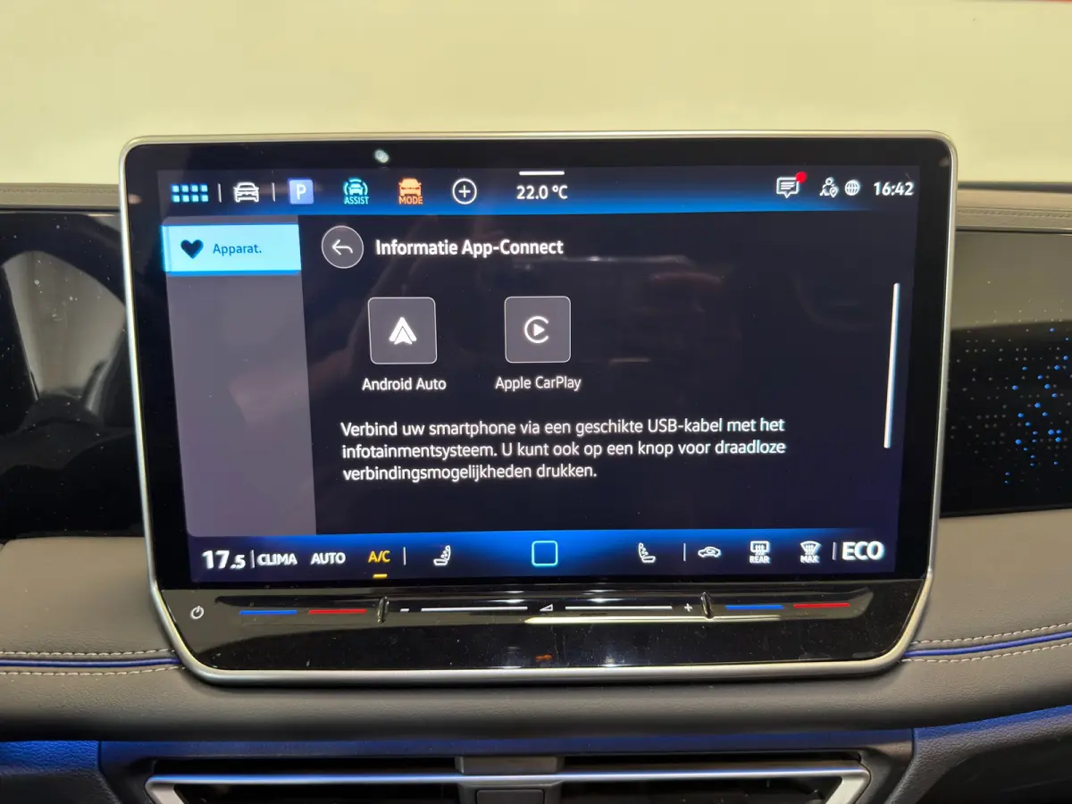 1.5 eHybrid R-Line Edition|PANORAMA|CAR-PLAY|ECC AIRCO