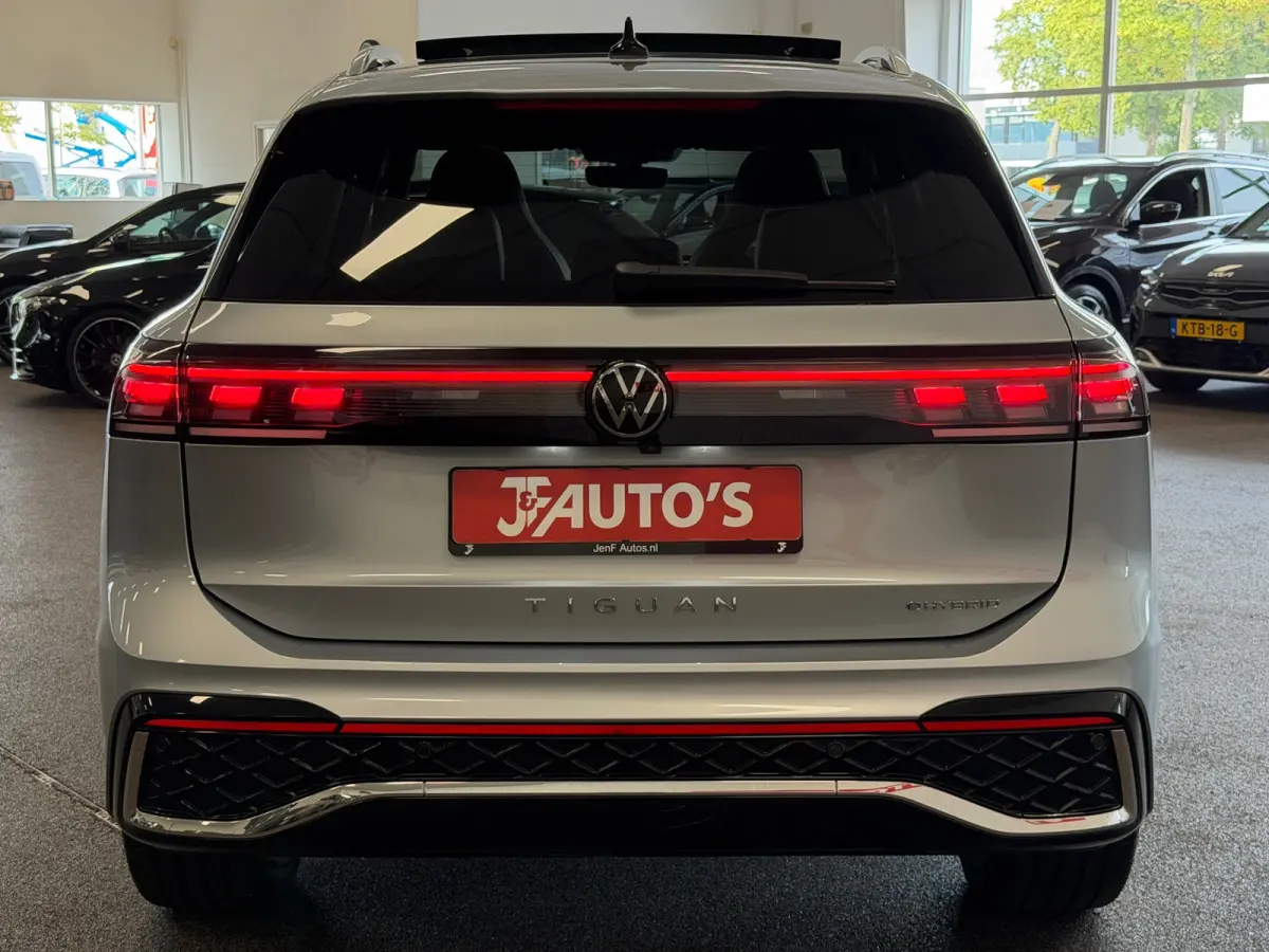 1.5 eHybrid R-Line Edition|PANORAMA|CAR-PLAY|ECC AIRCO