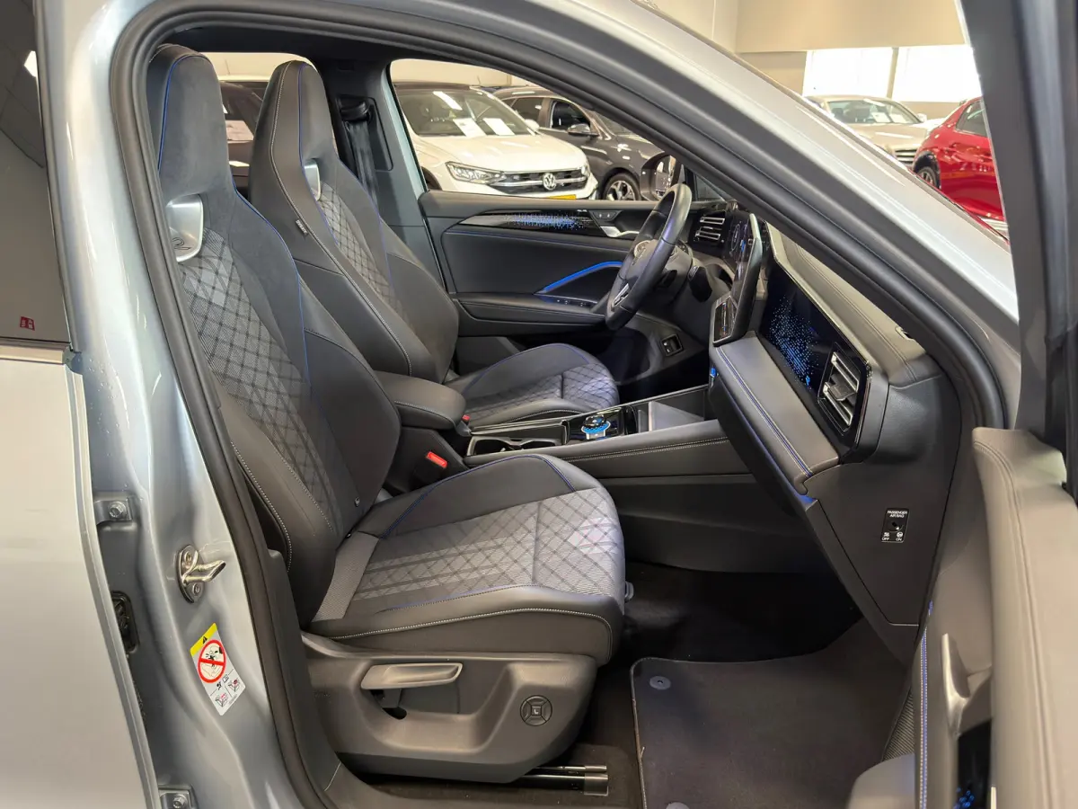 1.5 eHybrid R-Line Edition|PANORAMA|CAR-PLAY|ECC AIRCO