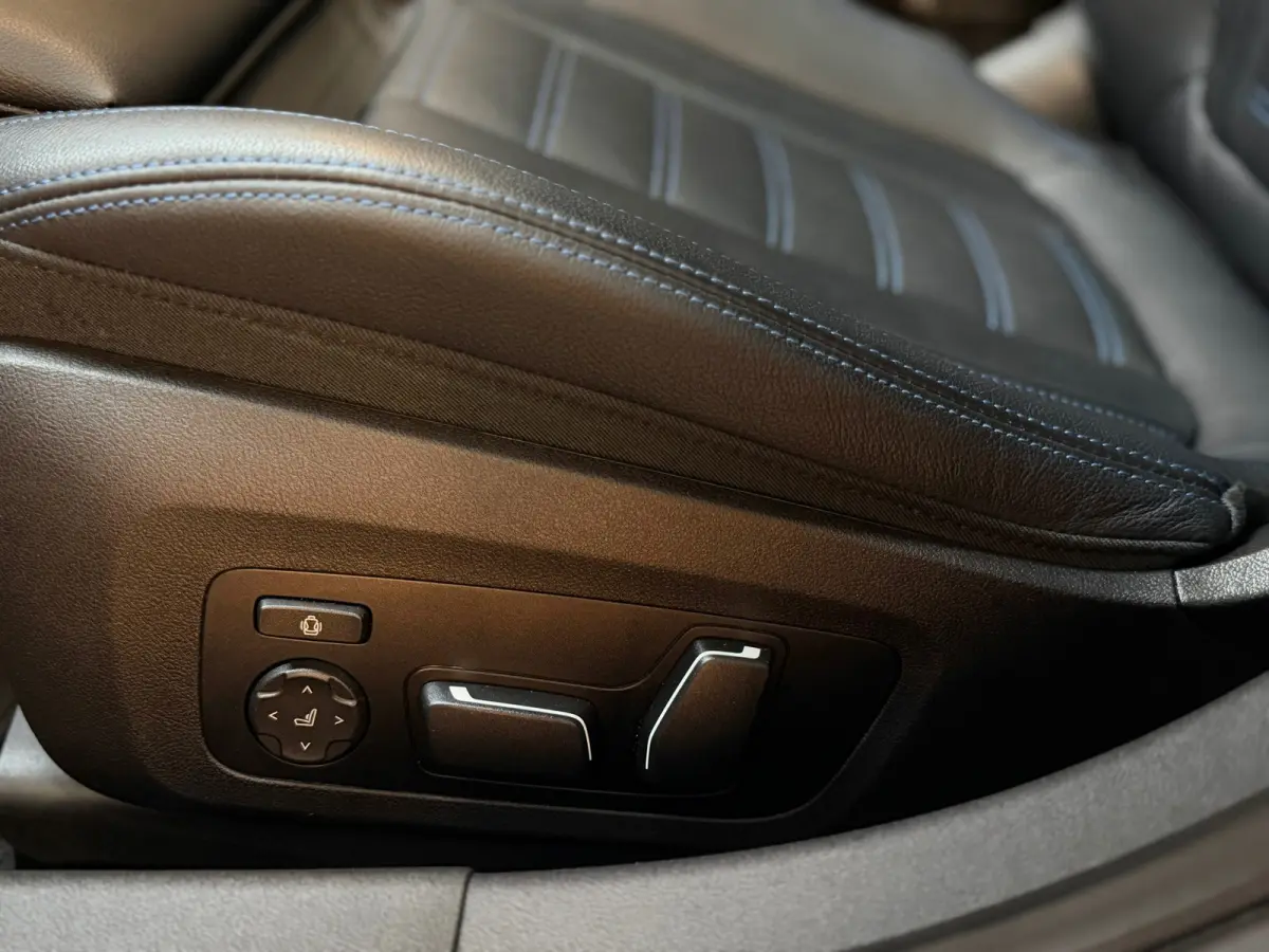 330e High Executive|M-SPORT|DAK|H&K|HuD|MEMORY|360 CAMERA|KEYLESS|CARPLAY|DEALERONDERHOUDEN|AMBIENT|GARANTIE|292PK|VOL