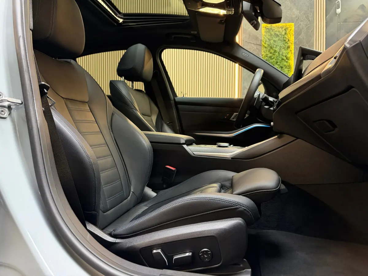 330e High Executive|M-SPORT|DAK|H&K|HuD|MEMORY|360 CAMERA|KEYLESS|CARPLAY|DEALERONDERHOUDEN|AMBIENT|GARANTIE|292PK|VOL