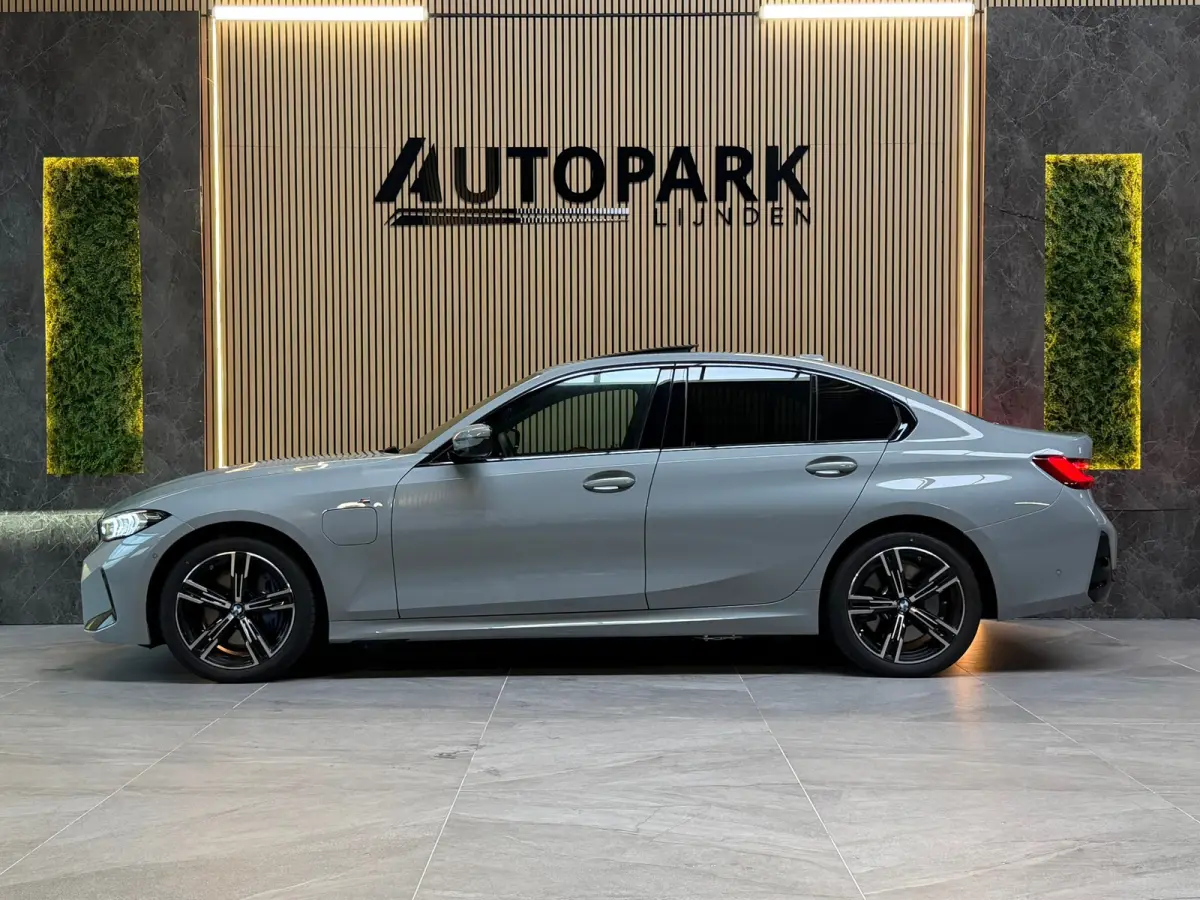 330e High Executive|M-SPORT|DAK|H&K|HuD|MEMORY|360 CAMERA|KEYLESS|CARPLAY|DEALERONDERHOUDEN|AMBIENT|GARANTIE|292PK|VOL