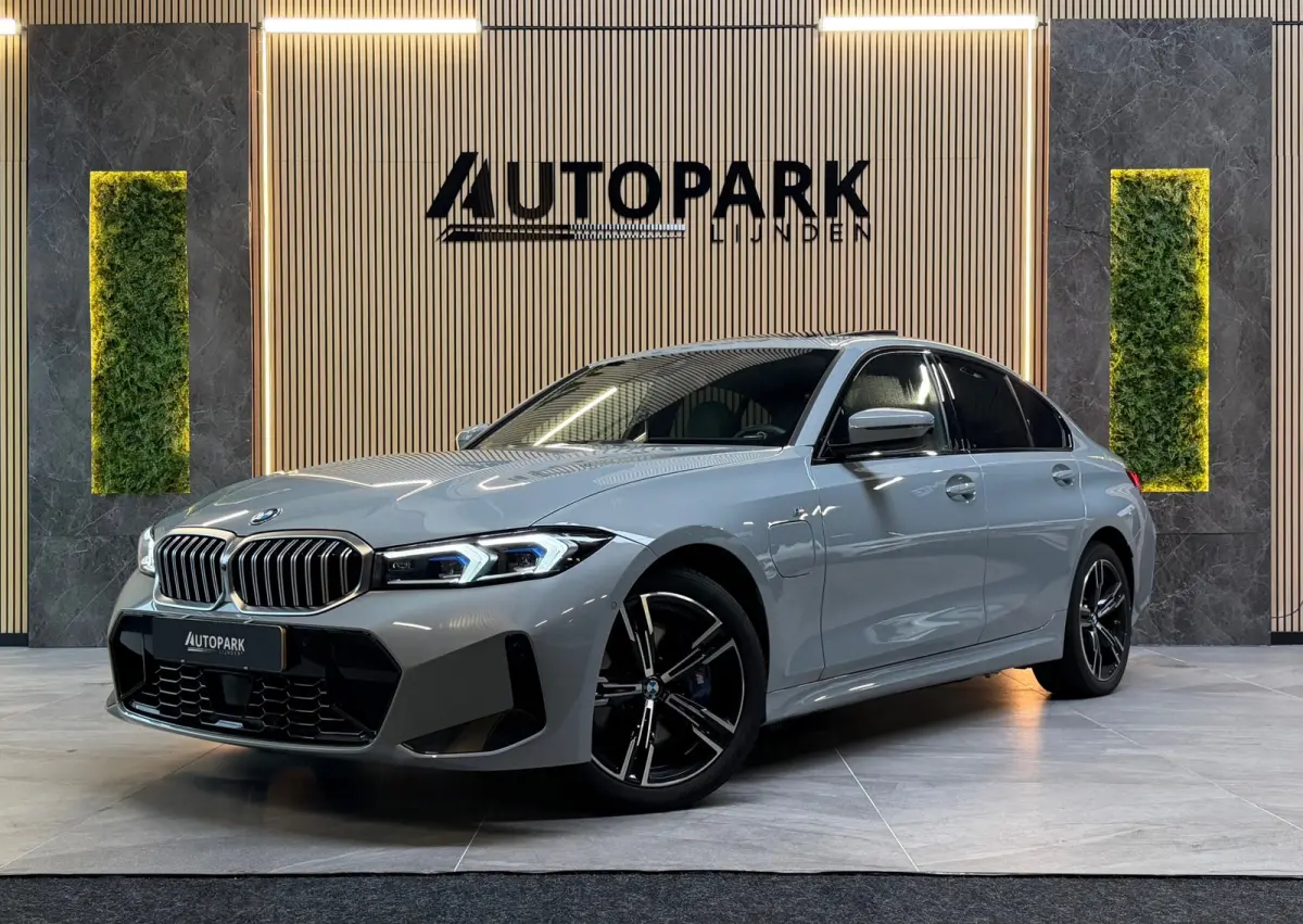330e High Executive|M-SPORT|DAK|H&K|HuD|MEMORY|360 CAMERA|KEYLESS|CARPLAY|DEALERONDERHOUDEN|AMBIENT|GARANTIE|292PK|VOL