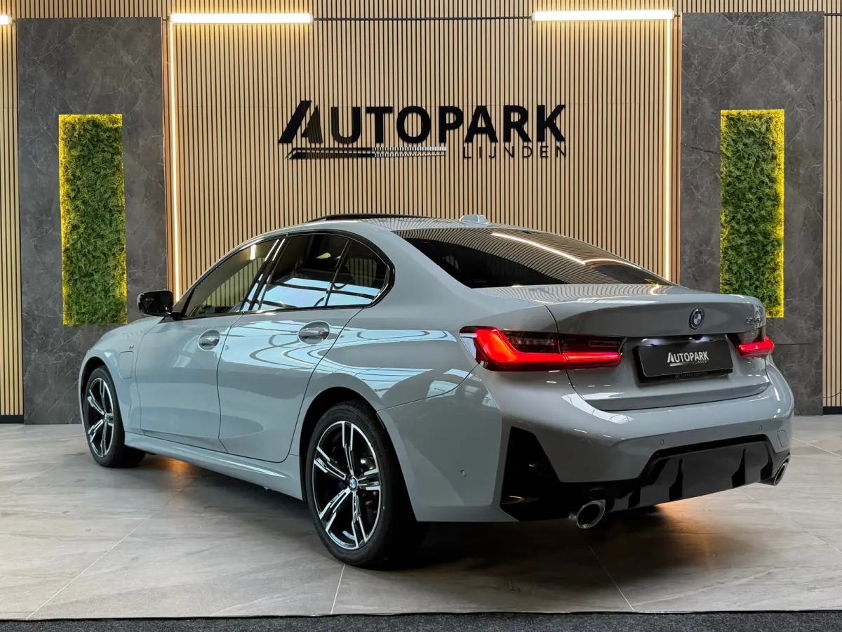 330e High Executive|M-SPORT|DAK|H&K|HuD|MEMORY|360 CAMERA|KEYLESS|CARPLAY|DEALERONDERHOUDEN|AMBIENT|GARANTIE|292PK|VOL