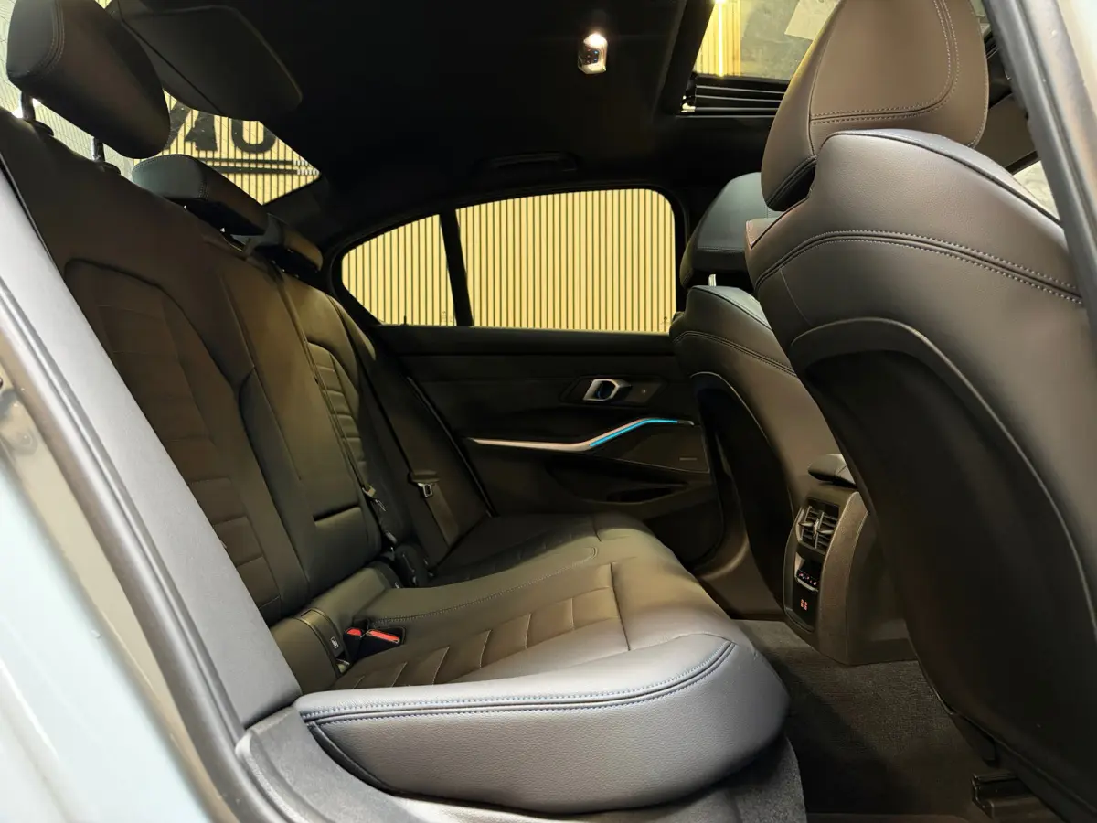 330e High Executive|M-SPORT|DAK|H&K|HuD|MEMORY|360 CAMERA|KEYLESS|CARPLAY|DEALERONDERHOUDEN|AMBIENT|GARANTIE|292PK|VOL