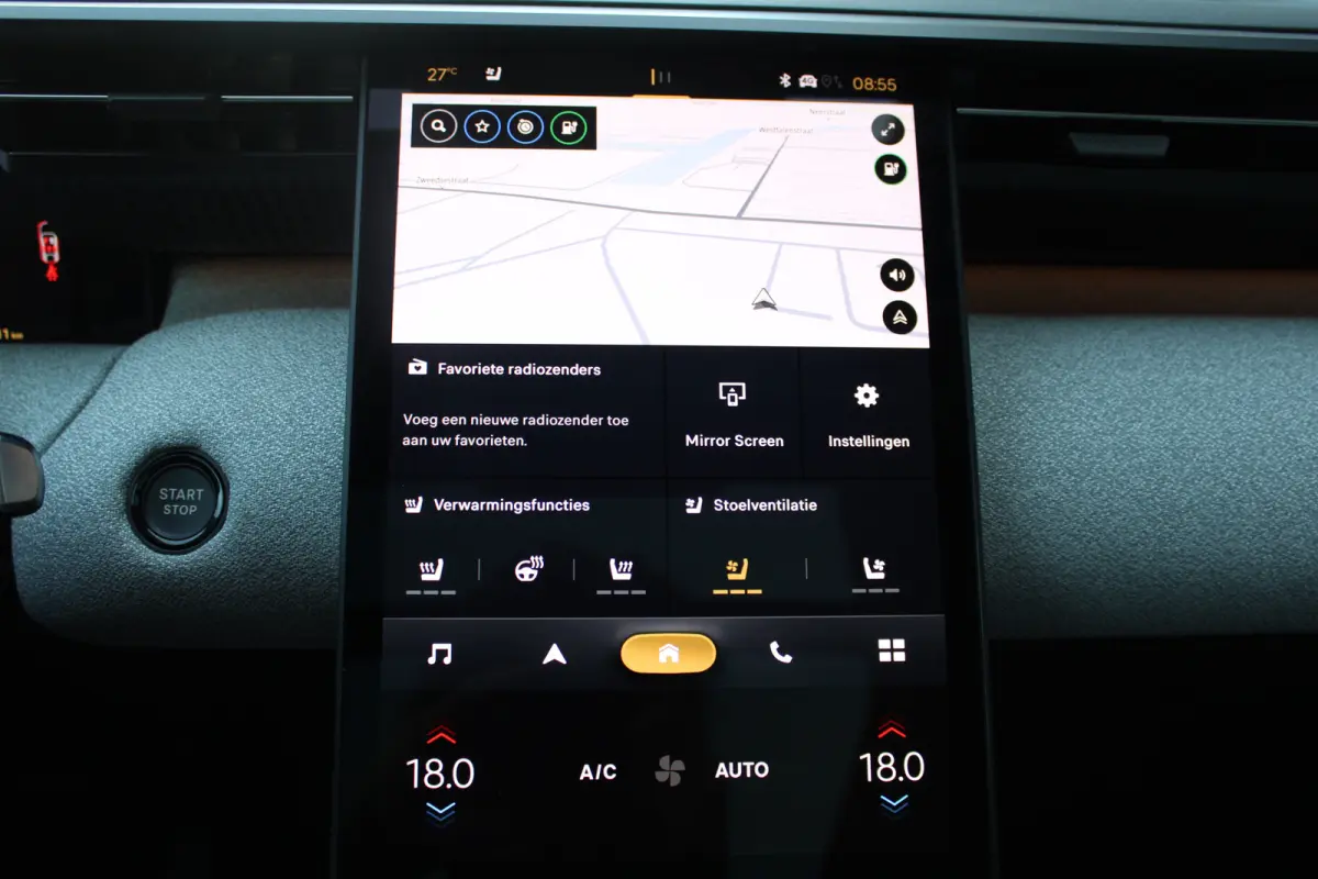 Business Comfort Range 74 kWh | "Sofa Design" Dashboard: Dashboard en deurpanelen bekleed met grijze 'Sofa' bekleding | 'Extended Ambient Lightning': Uitgebreide sfeerverlichting langs het d