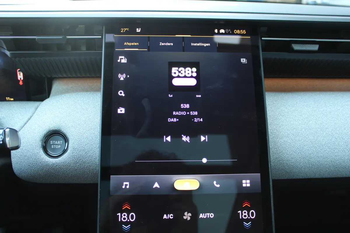 Business Comfort Range 74 kWh | "Sofa Design" Dashboard: Dashboard en deurpanelen bekleed met grijze 'Sofa' bekleding | 'Extended Ambient Lightning': Uitgebreide sfeerverlichting langs het d
