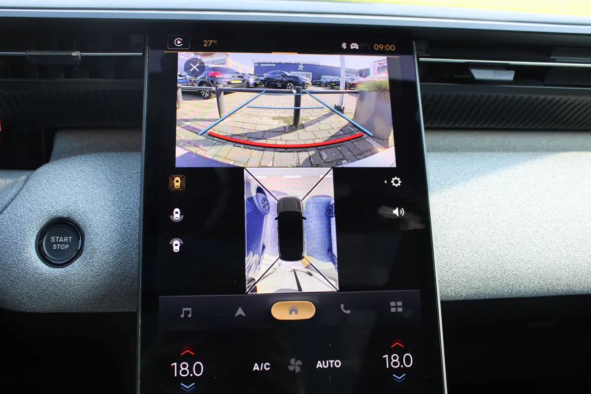 Business Comfort Range 74 kWh | "Sofa Design" Dashboard: Dashboard en deurpanelen bekleed met grijze 'Sofa' bekleding | 'Extended Ambient Lightning': Uitgebreide sfeerverlichting langs het d