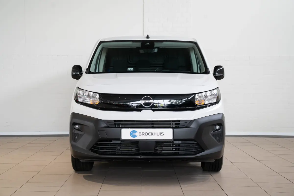 1.5 BlueHDi 100 S&S L1 | Camera | Parkeersensoren | Navigatie | Apple Carplay & Android Auto | Dodehoekbewaking |